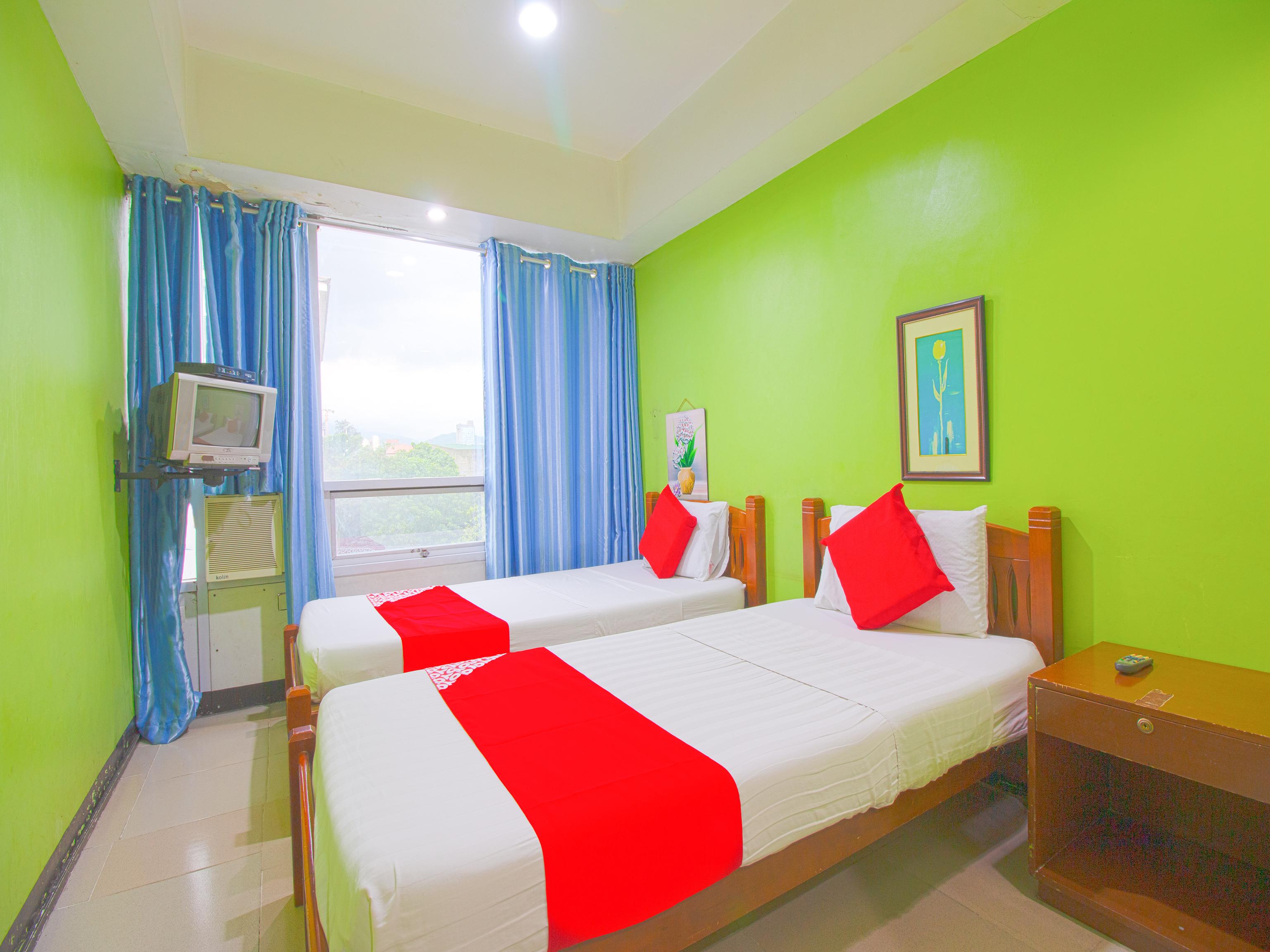 OYO 677 Roseate Pensione Cebu Esterno foto