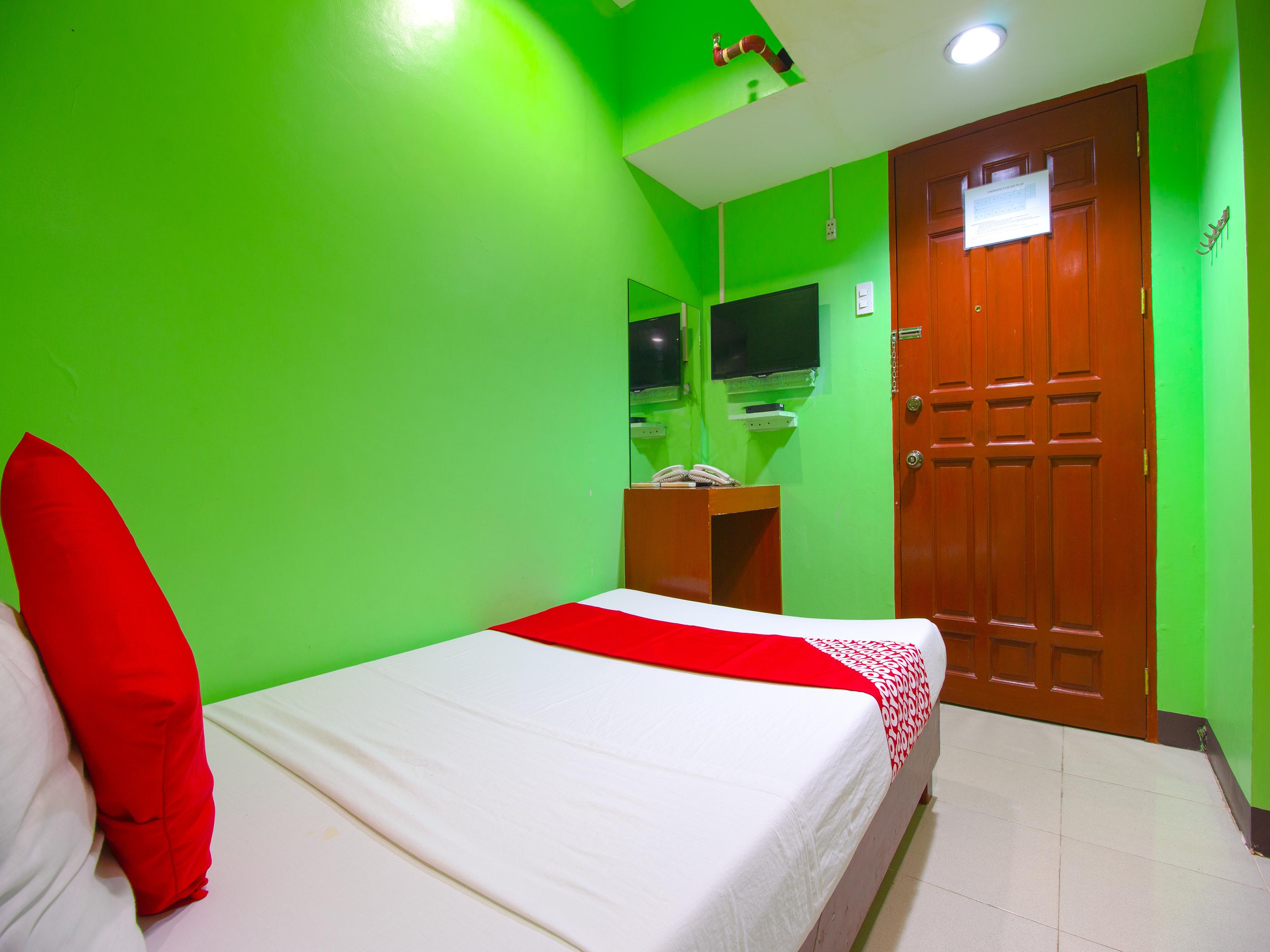 OYO 677 Roseate Pensione Cebu Esterno foto